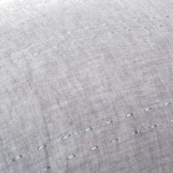 *Relisted* Tahari Home Set of 2 Euro Pillows Shams Pillow Inserts Chambray Blue - Picture 7 of 8